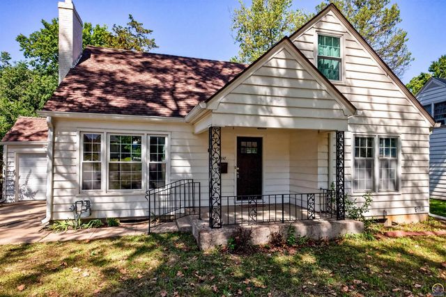 510 SW Merriam CT, Topeka, KS 66611