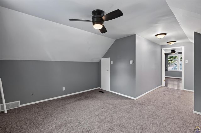 510 SW Merriam CT, Topeka, KS 66611