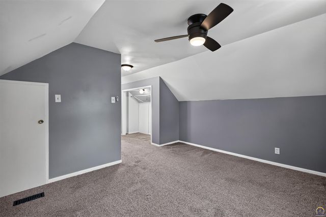 510 SW Merriam CT, Topeka, KS 66611
