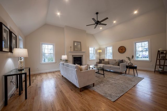 315 Mill St, Haverhill, MA 01830