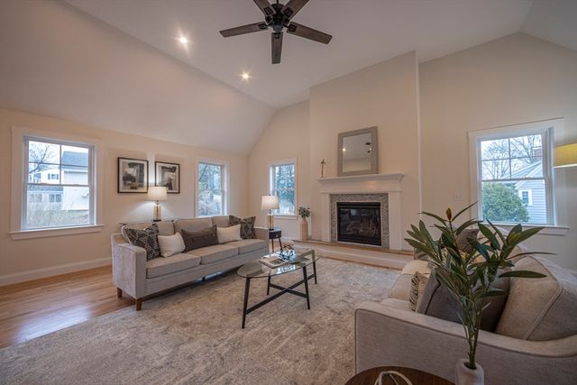 315 Mill St, Haverhill, MA 01830