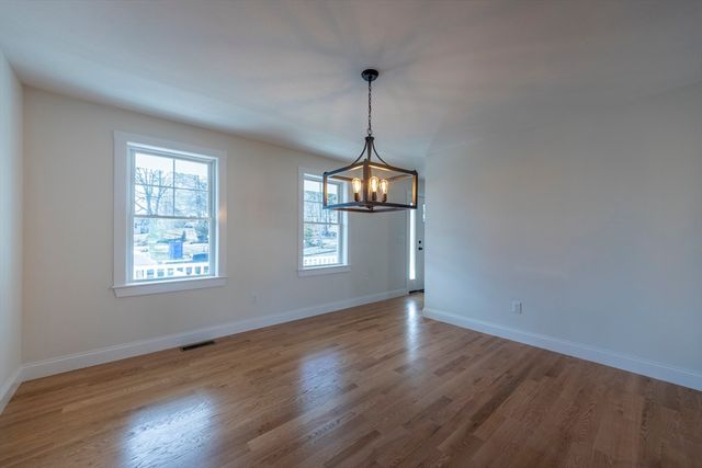 315 Mill St, Haverhill, MA 01830