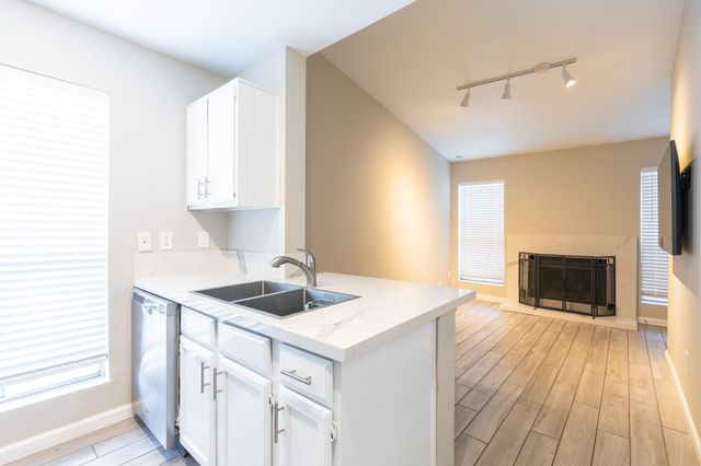 3900 Woodchase Drive 132, Houston, TX 77042