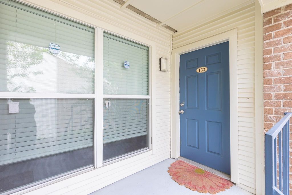 3900 Woodchase Drive 132, Houston, TX 77042