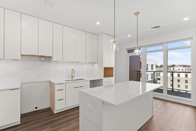 125 Cambrian Way Unit 602, Burlington, VT 05401