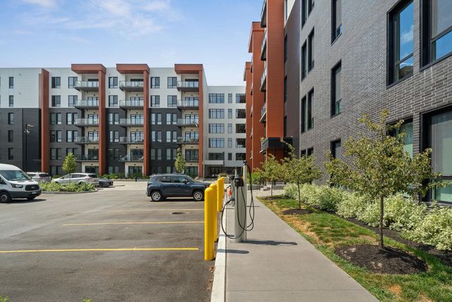 125 Cambrian Way Unit 602, Burlington, VT 05401