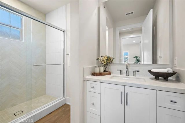 305 Brimwood, Irvine, CA 92618