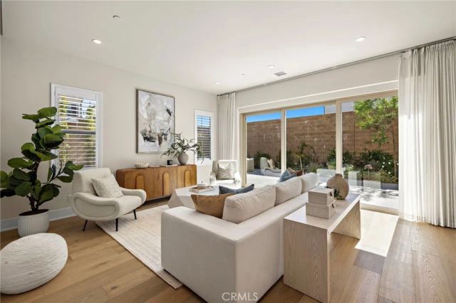 305 Brimwood, Irvine, CA 92618