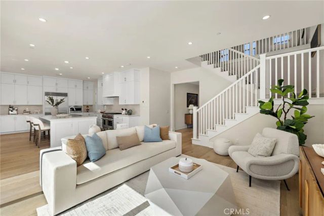 305 Brimwood, Irvine, CA 92618