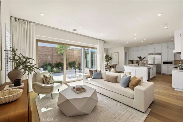 305 Brimwood, Irvine, CA 92618