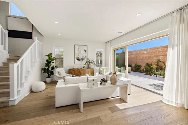 305 Brimwood, Irvine, CA 92618