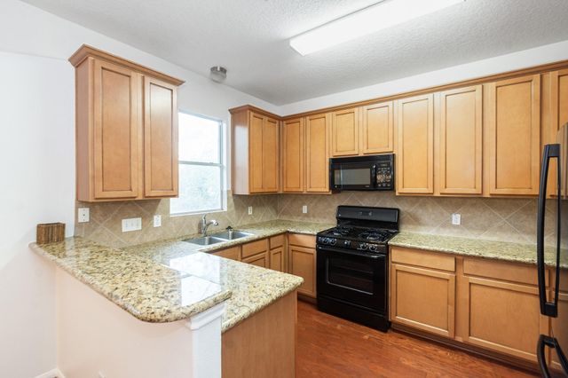 1424 W 24th Street, Houston, TX 77008