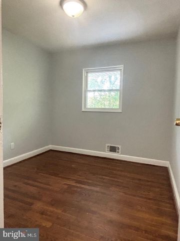 9103 WALLACE RD, Lanham, MD 20706