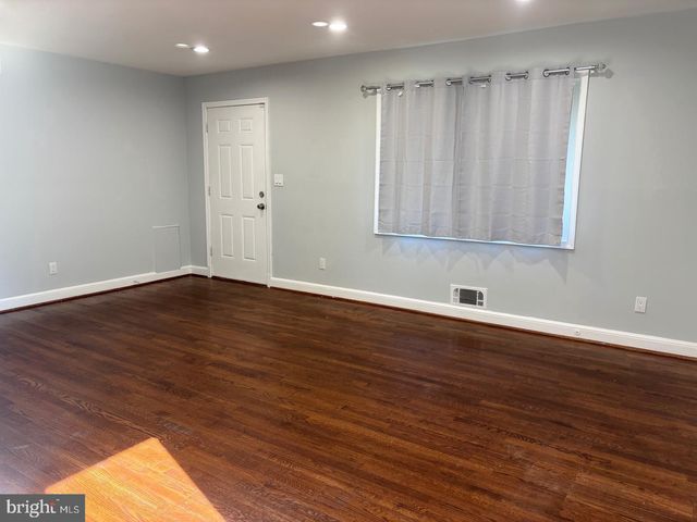 9103 WALLACE RD, Lanham, MD 20706