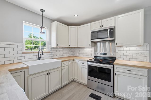 1001 Noles Drive, Mount Holly, NC 28120