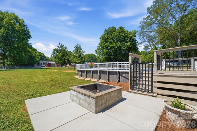 1001 Noles Drive, Mount Holly, NC 28120