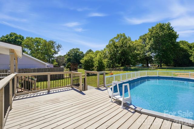 1001 Noles Drive, Mount Holly, NC 28120