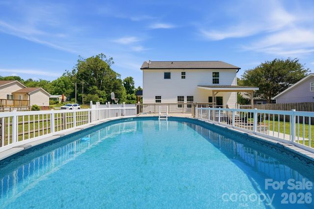1001 Noles Drive, Mount Holly, NC 28120