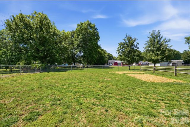 1001 Noles Drive, Mount Holly, NC 28120