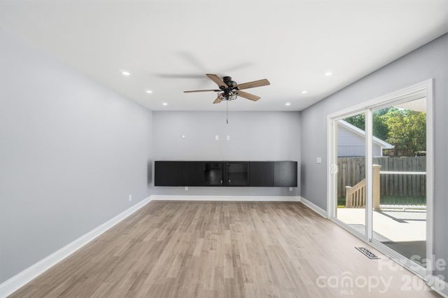 1001 Noles Drive, Mount Holly, NC 28120