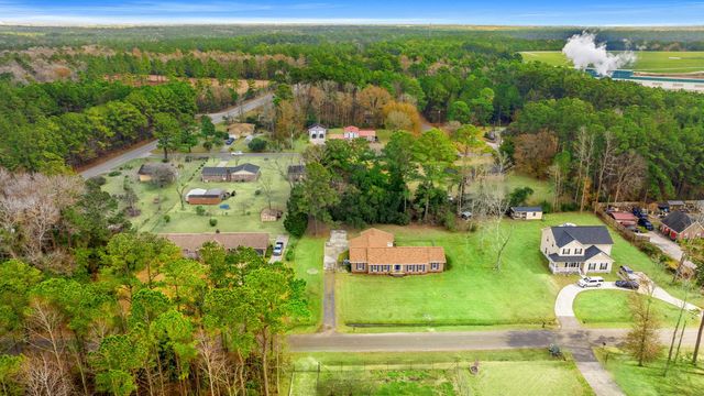 83 Pond St., Georgetown, SC 29440