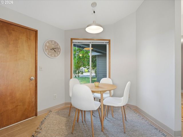 601 E OXFORD St, Newberg, OR 97132