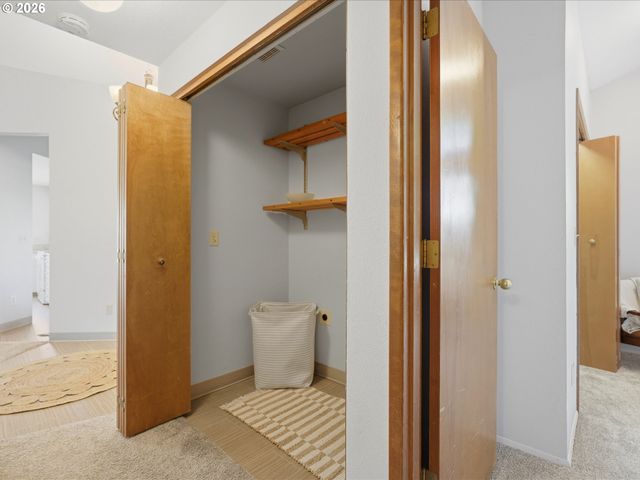 601 E OXFORD St, Newberg, OR 97132