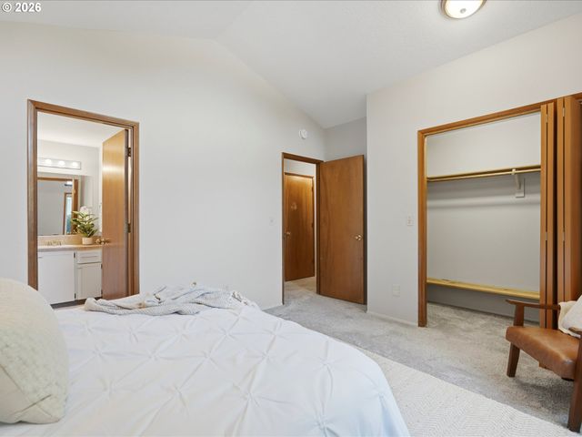 601 E OXFORD St, Newberg, OR 97132