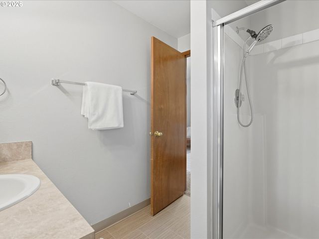 601 E OXFORD St, Newberg, OR 97132