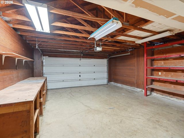 601 E OXFORD St, Newberg, OR 97132