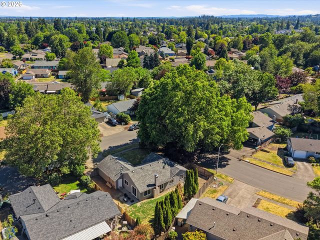 601 E OXFORD St, Newberg, OR 97132