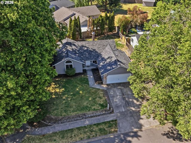 601 E OXFORD St, Newberg, OR 97132