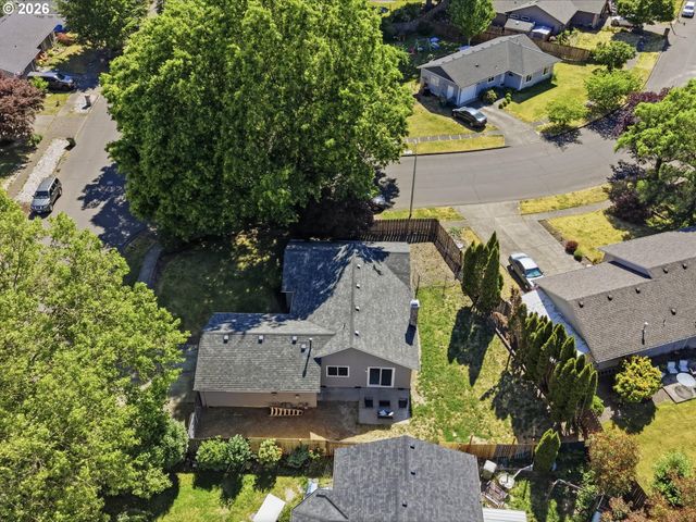 601 E OXFORD St, Newberg, OR 97132