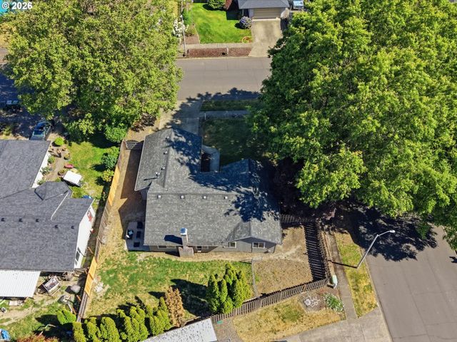 601 E OXFORD St, Newberg, OR 97132