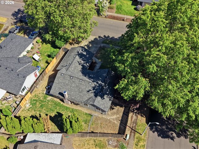 601 E OXFORD St, Newberg, OR 97132