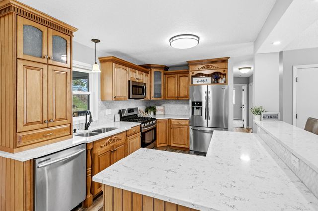 36 13th Avenue SW, New Brighton, MN 55112