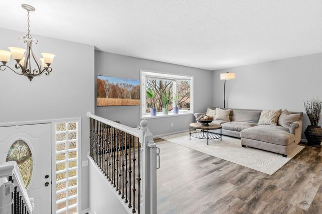 36 13th Avenue SW, New Brighton, MN 55112