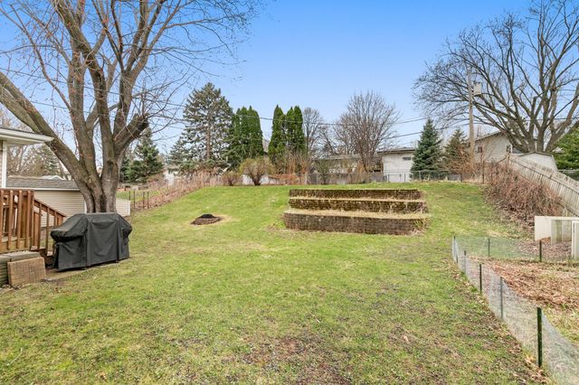 36 13th Avenue SW, New Brighton, MN 55112