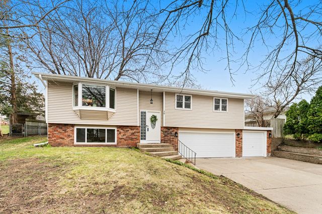 36 13th Avenue SW, New Brighton, MN 55112