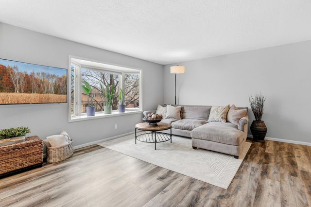 36 13th Avenue SW, New Brighton, MN 55112