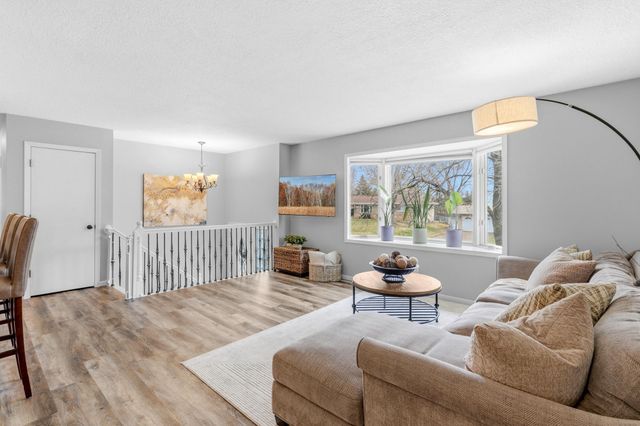 36 13th Avenue SW, New Brighton, MN 55112