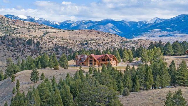 569/571 Cinnabar Basin Road, Gardiner, MT 59030
