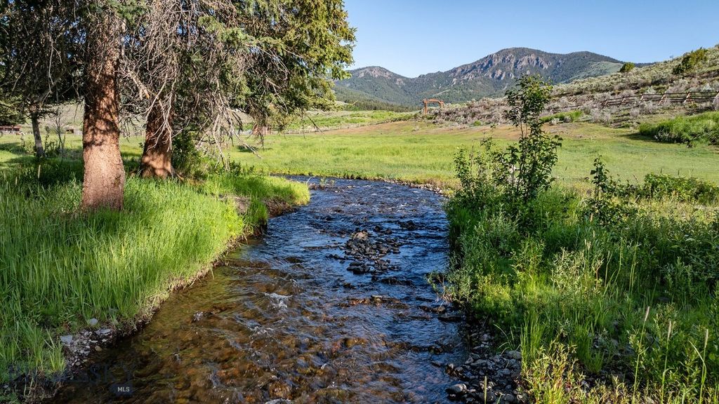 569/571 Cinnabar Basin Road, Gardiner, MT 59030 photo 5
