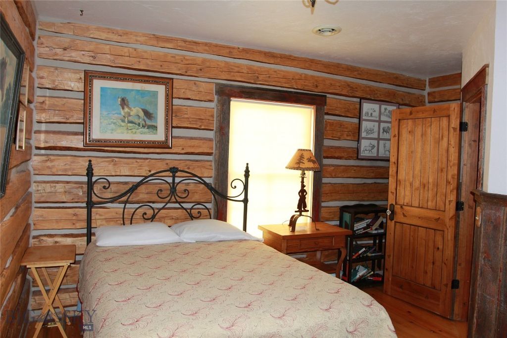 569/571 Cinnabar Basin Road, Gardiner, MT 59030 photo 71