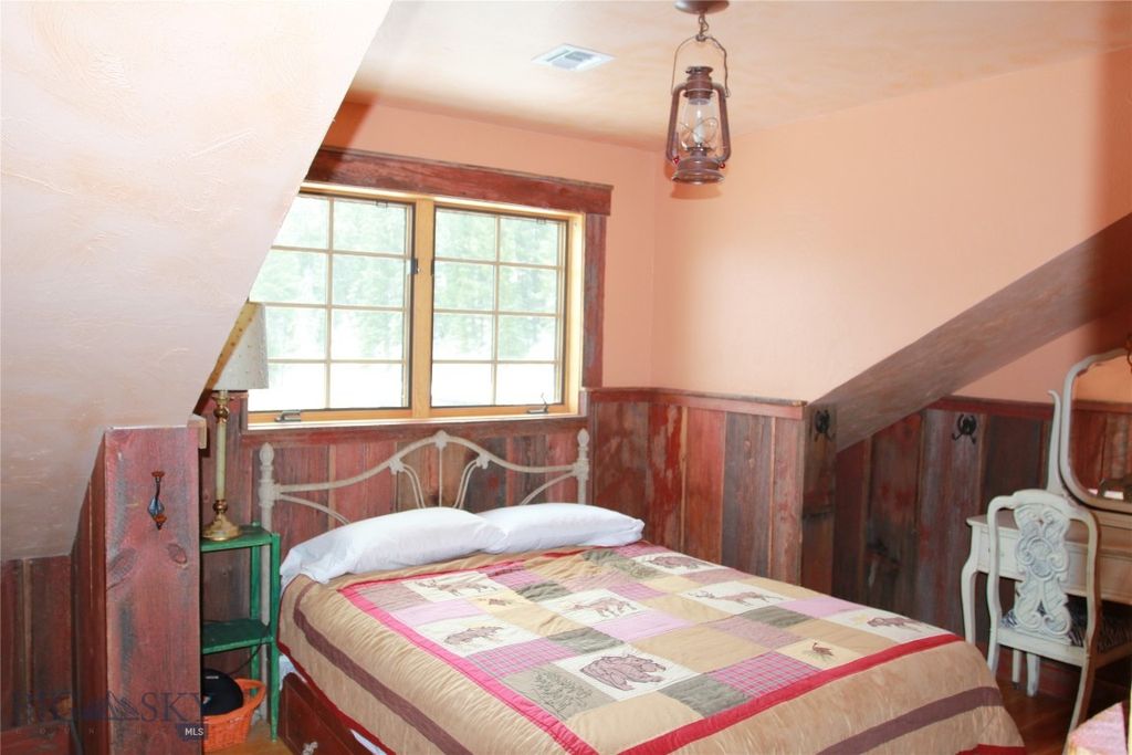569/571 Cinnabar Basin Road, Gardiner, MT 59030 photo 73