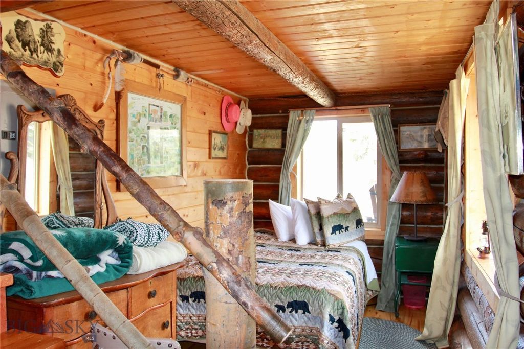 569/571 Cinnabar Basin Road, Gardiner, MT 59030 photo 85