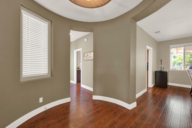 33565 Wildwing Dr, Woodland, CA 95695