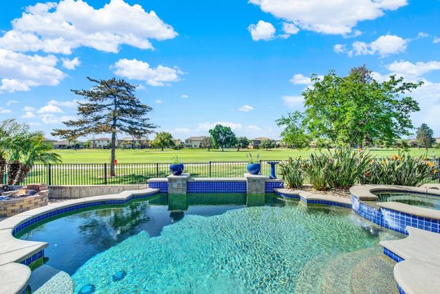 33565 Wildwing Dr, Woodland, CA 95695