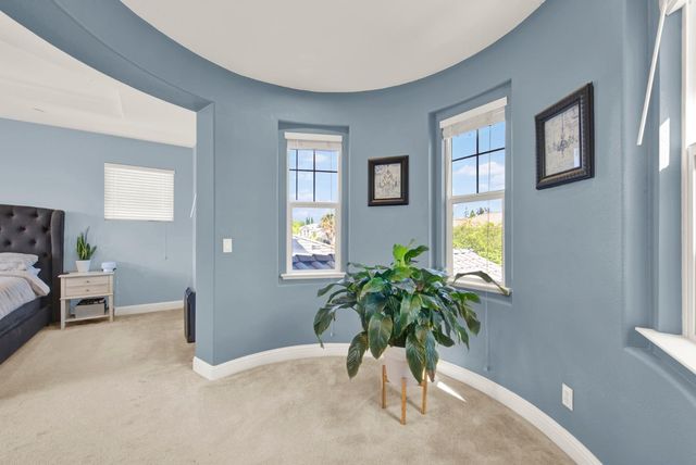 33565 Wildwing Dr, Woodland, CA 95695