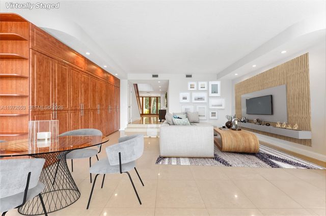 5990 Paradise Point Dr, Palmetto Bay, FL 33157